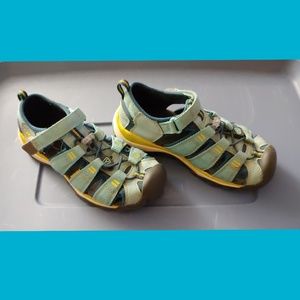 Girls KeensTeal size 13